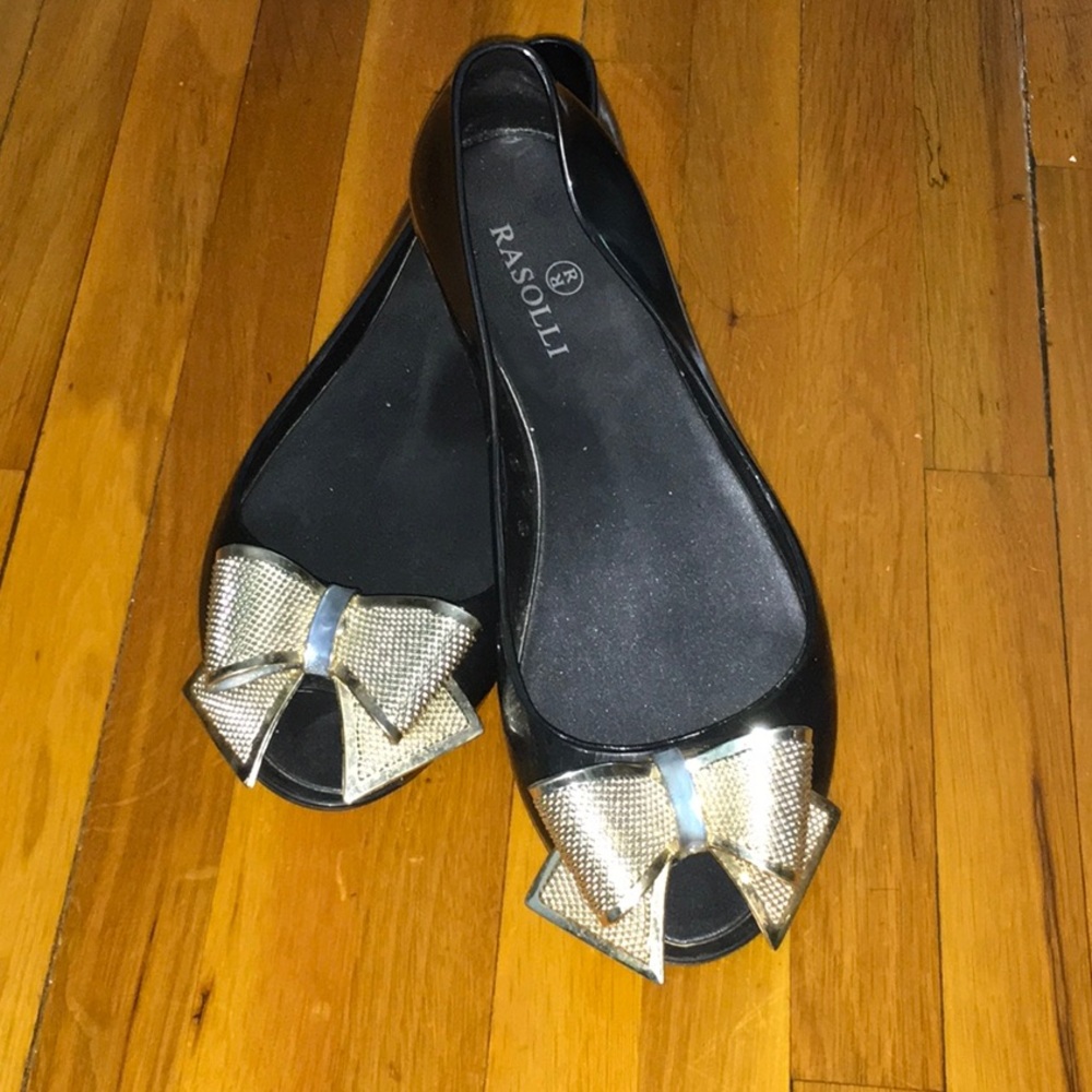 Black Flat with cute gold bow